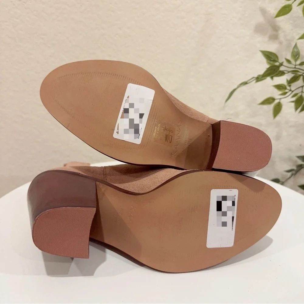 Kaanas Morava Suede Block Heel With Elastic in Caramel NWOT Size 6M